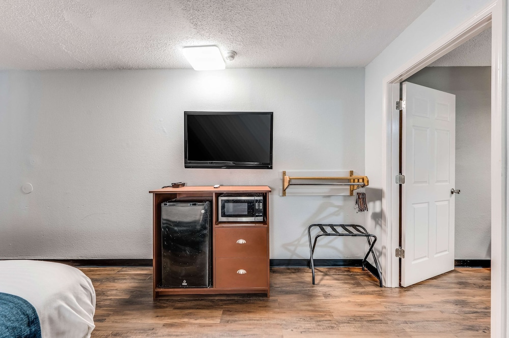 Motel6 Tupelo, MS - Downtown 26/37