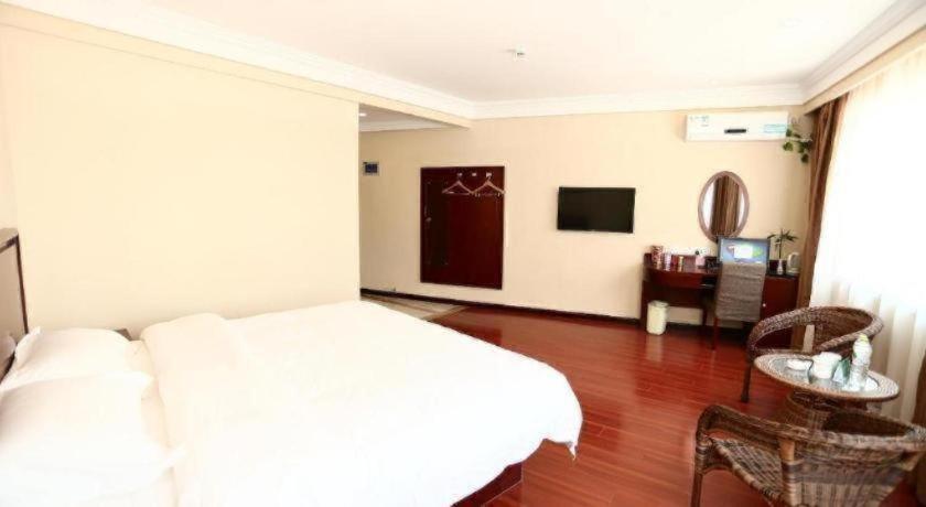 GreenTree Inn Qingdao Licang District Shuyuan Road Da Weng Plaza Express Hotel 13/50