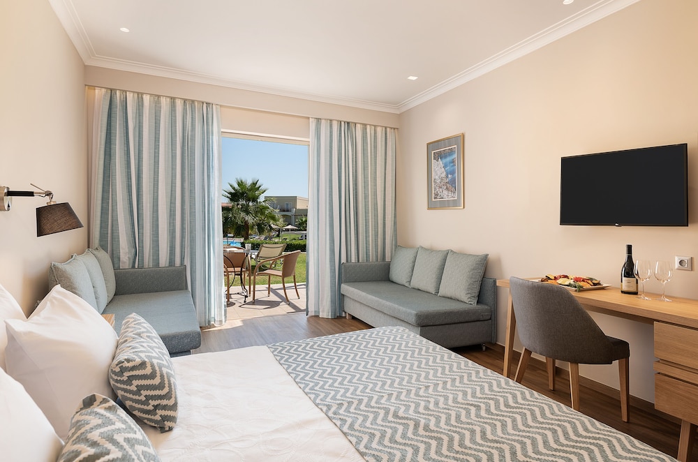 Pilot Beach Resort 35/78