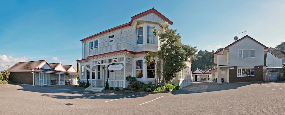 Settlers Motor Lodge 39/43