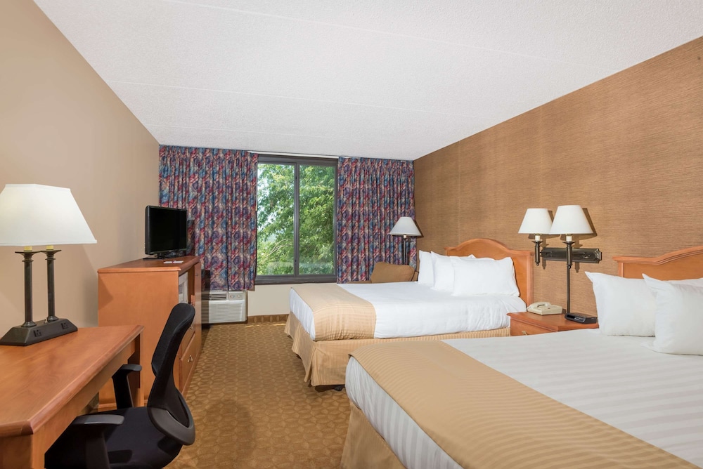 Ramada by Wyndham Watertown/Thousand Islands NY 8/37