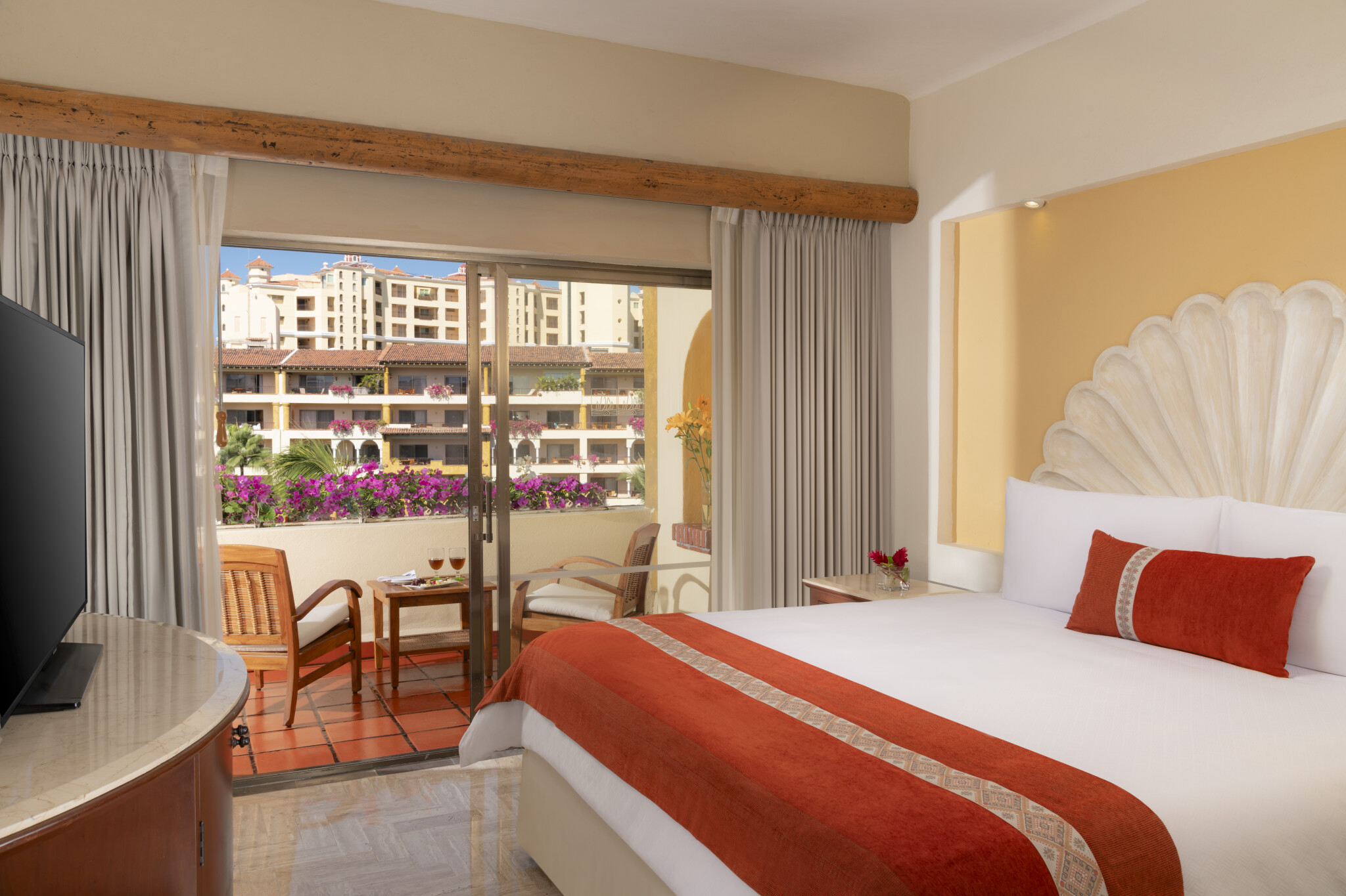 2 Bedrooms, Suite