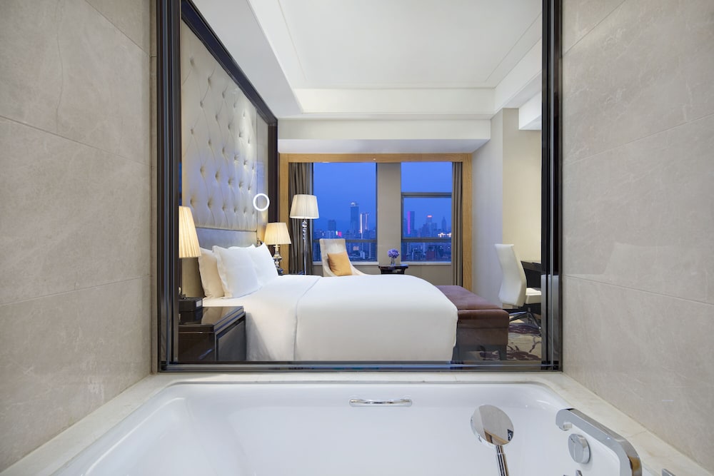 Hilton Nanjing 38/98