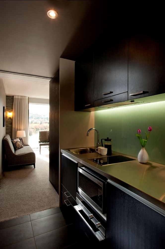 Doubletree By Hilton Queenstown 24/47