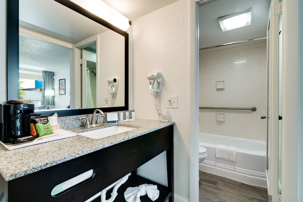 Quality Inn Miami South 10/47