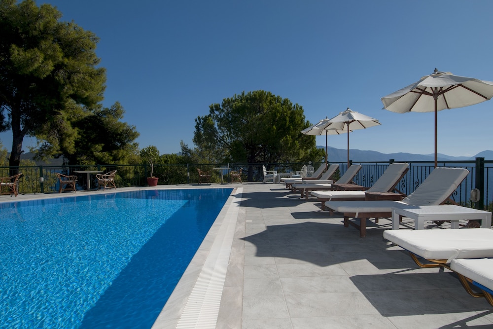 ALIKI HOTEL 13/76