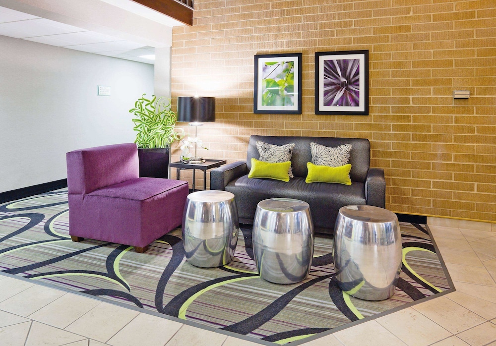 La Quinta Inn Oshkosh 46/56
