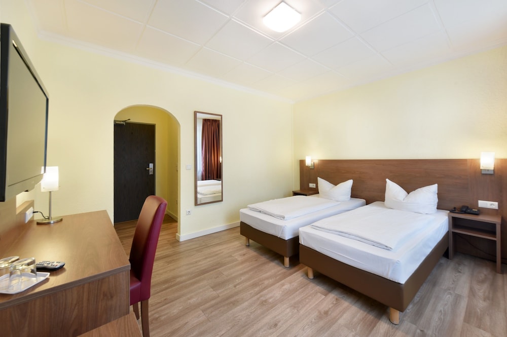 Hotel Schumacher Dusseldorf 26/66