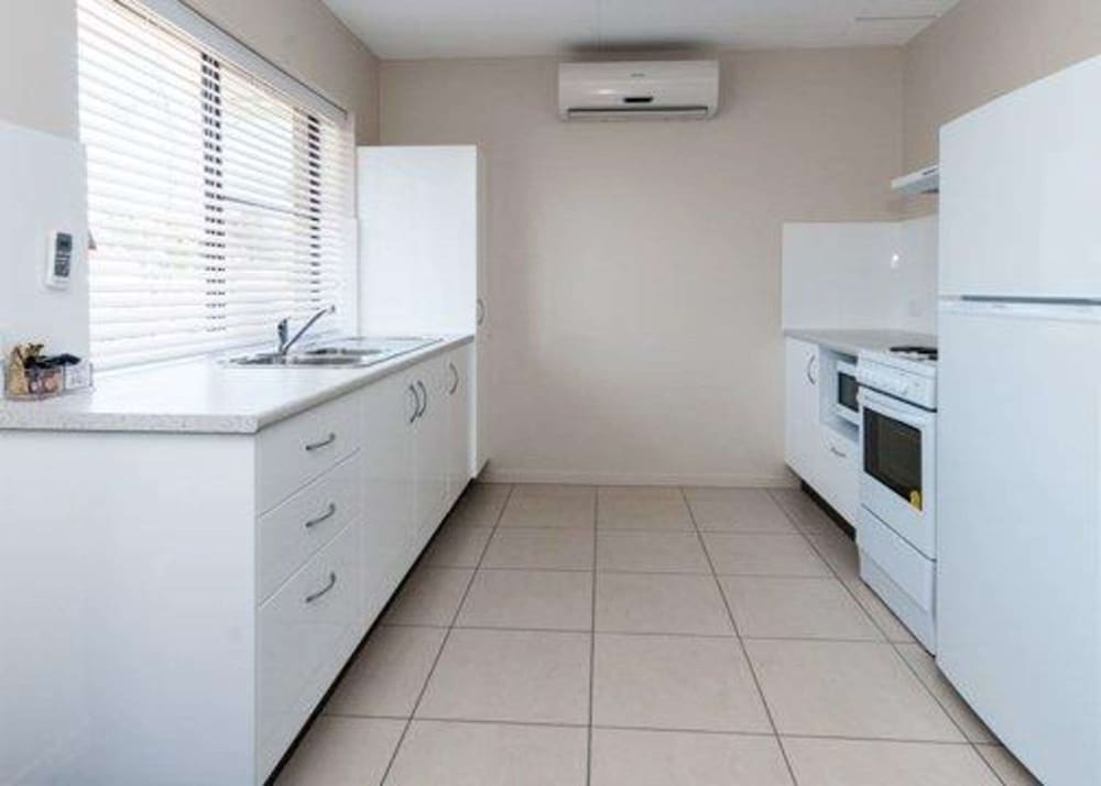 Quality Hotel Robertson Gardens 33/42