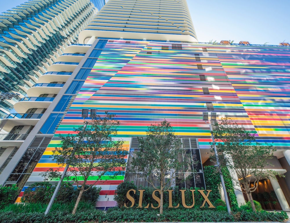 SLS LUX Brickell 51/60