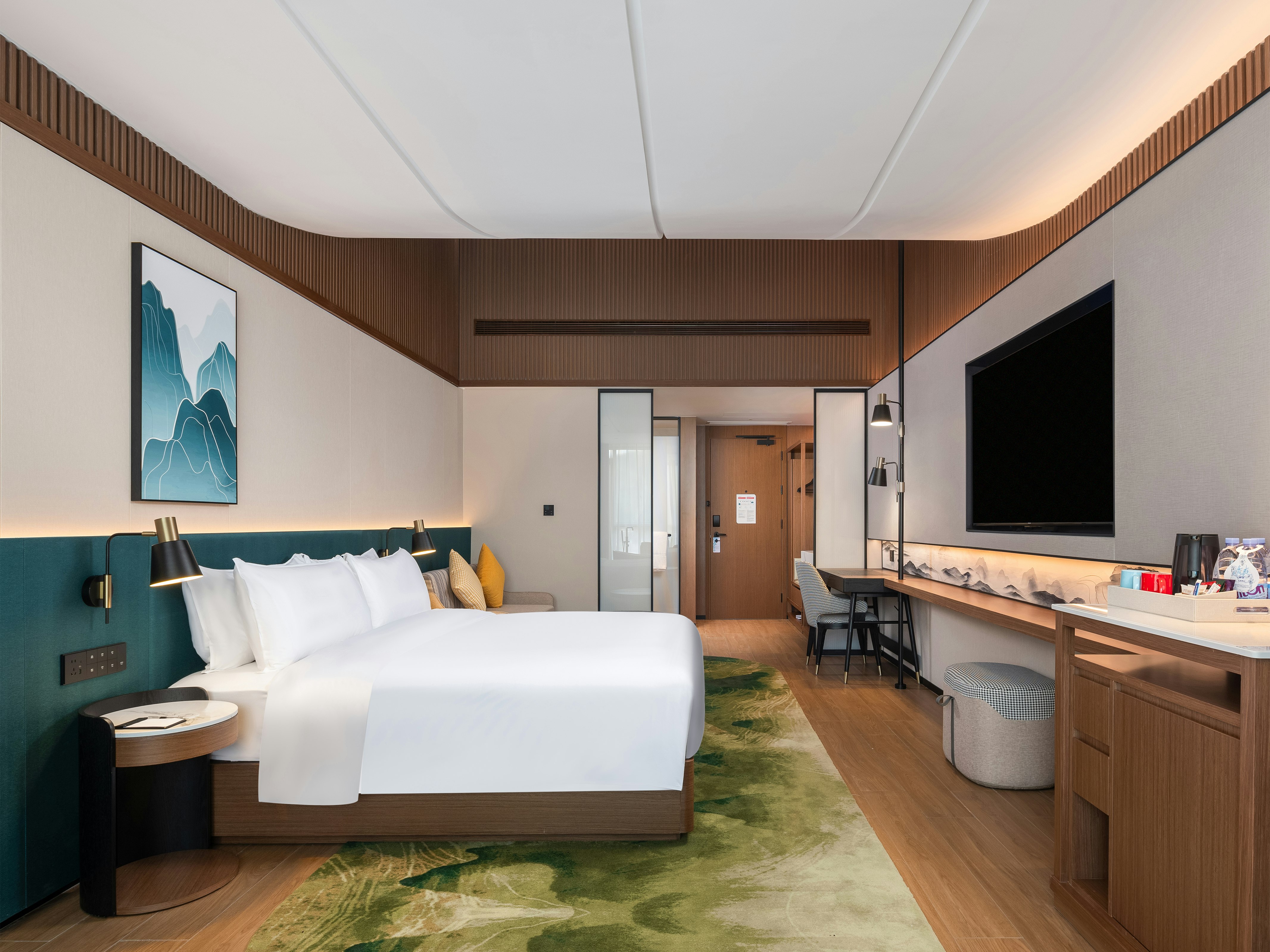 DELUXE, KING BED, HIGH FLOOR