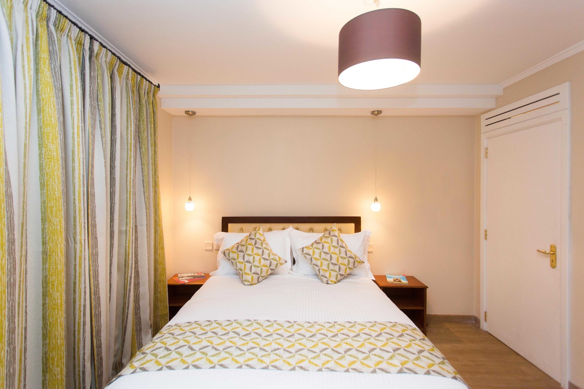 2 BEDROOMS, EXECUTIVE, APARTMENT