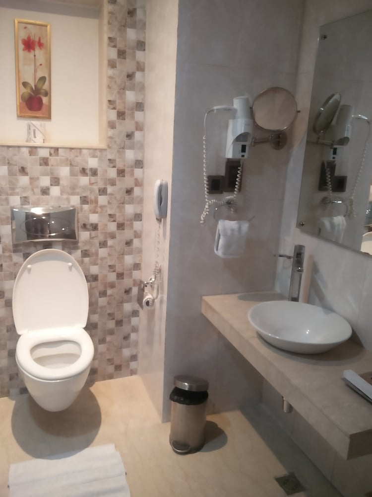 Daspalla Hotel Hyderabad 28/65