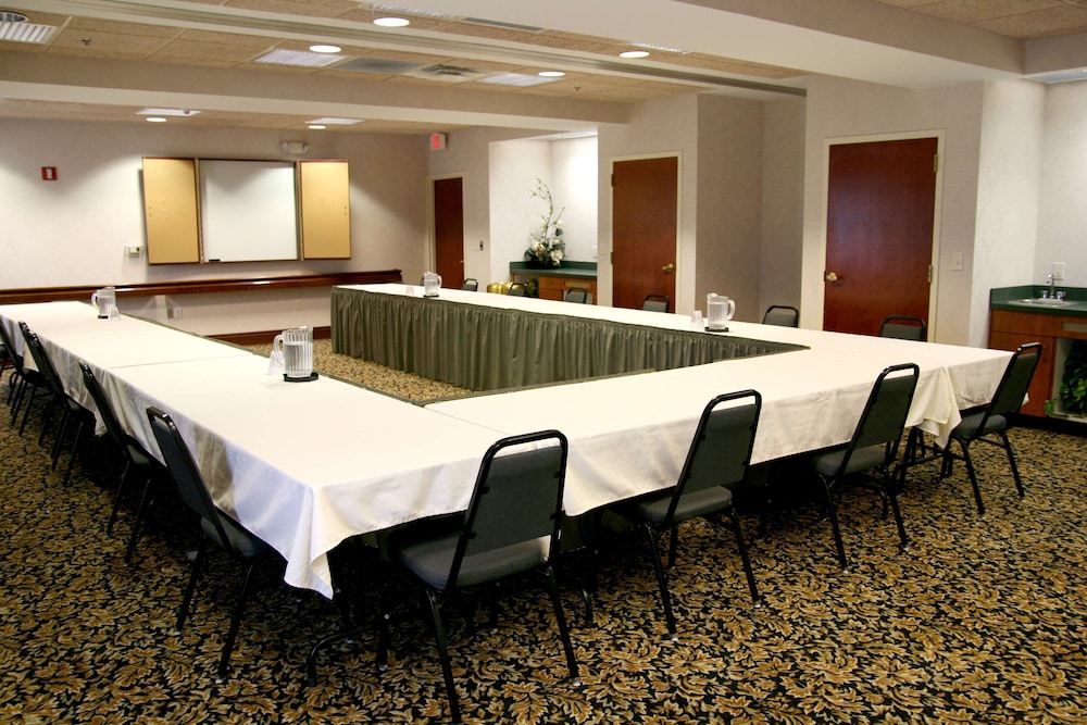 Hampton Inn Suites Leesburg 53/60