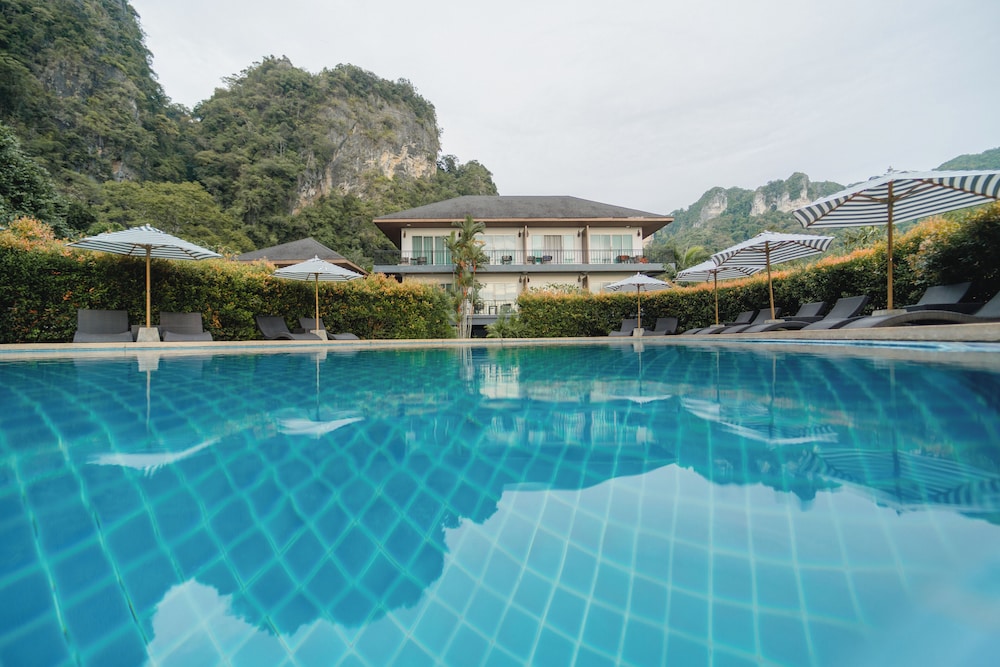 Railay Phutawan Resort 30/50