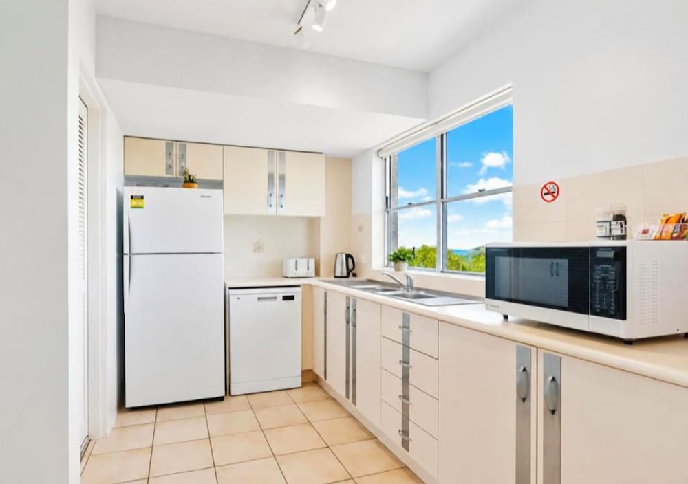 Tradewinds Apartments 9/50