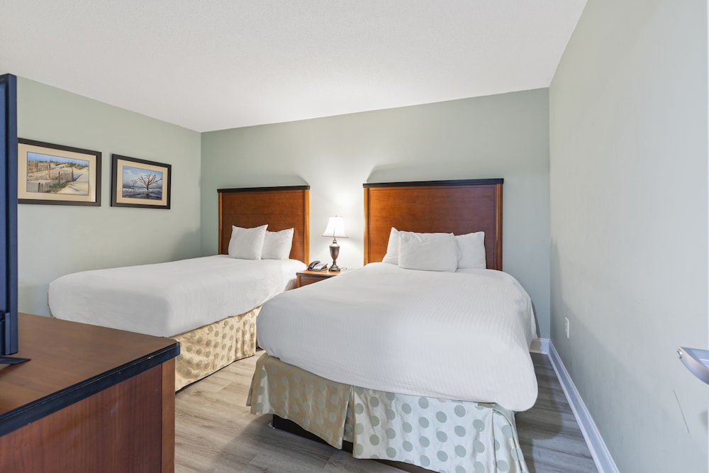 Sandy Beach Oceanfront Resort 18/50