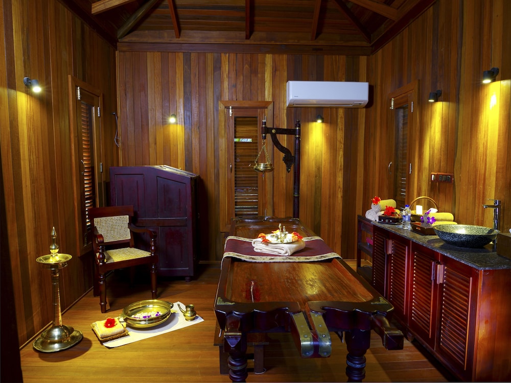 Niraamaya Retreats Cardamum Club 16/36
