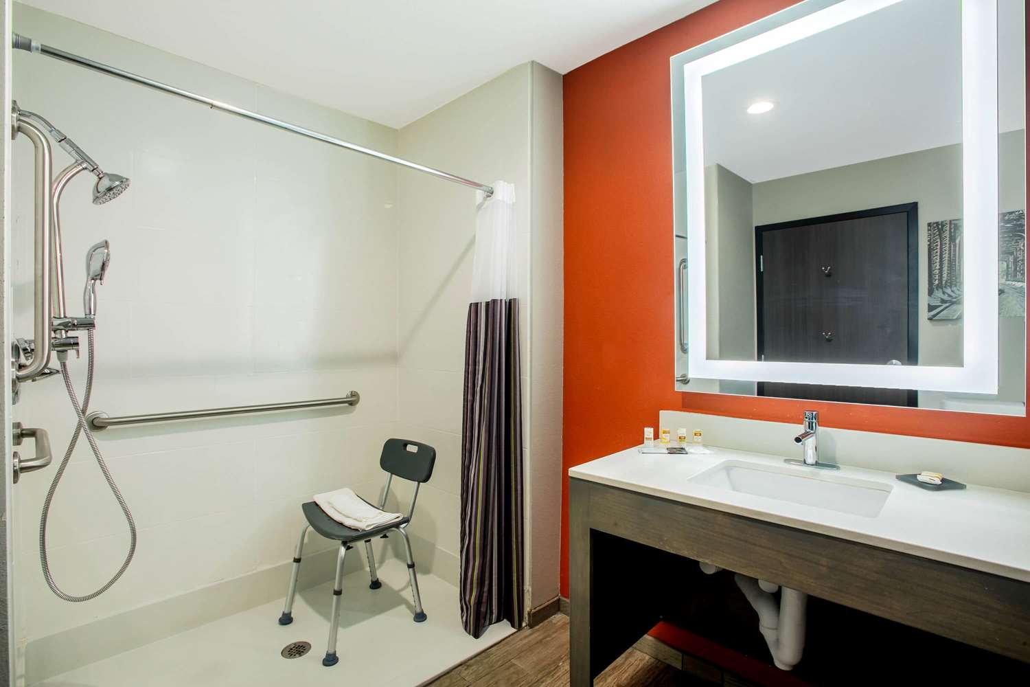 La Quinta Inn Suites By Wyndham Pittsburg 45/51
