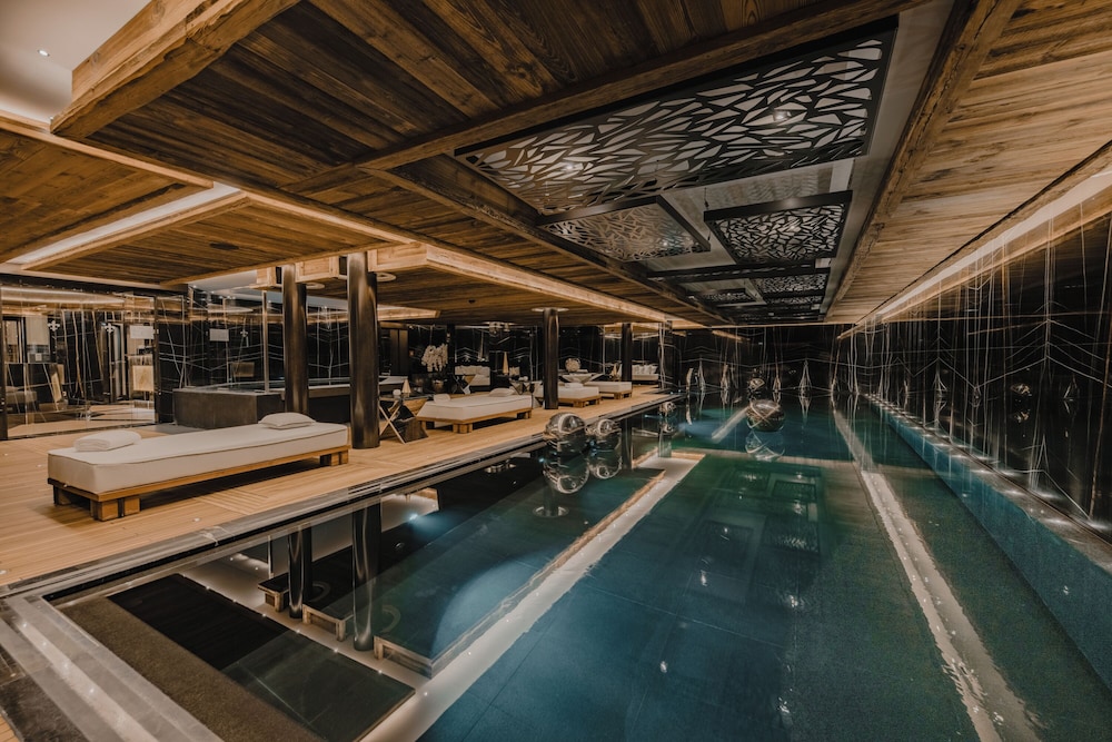 Ultima Gstaad 24/46