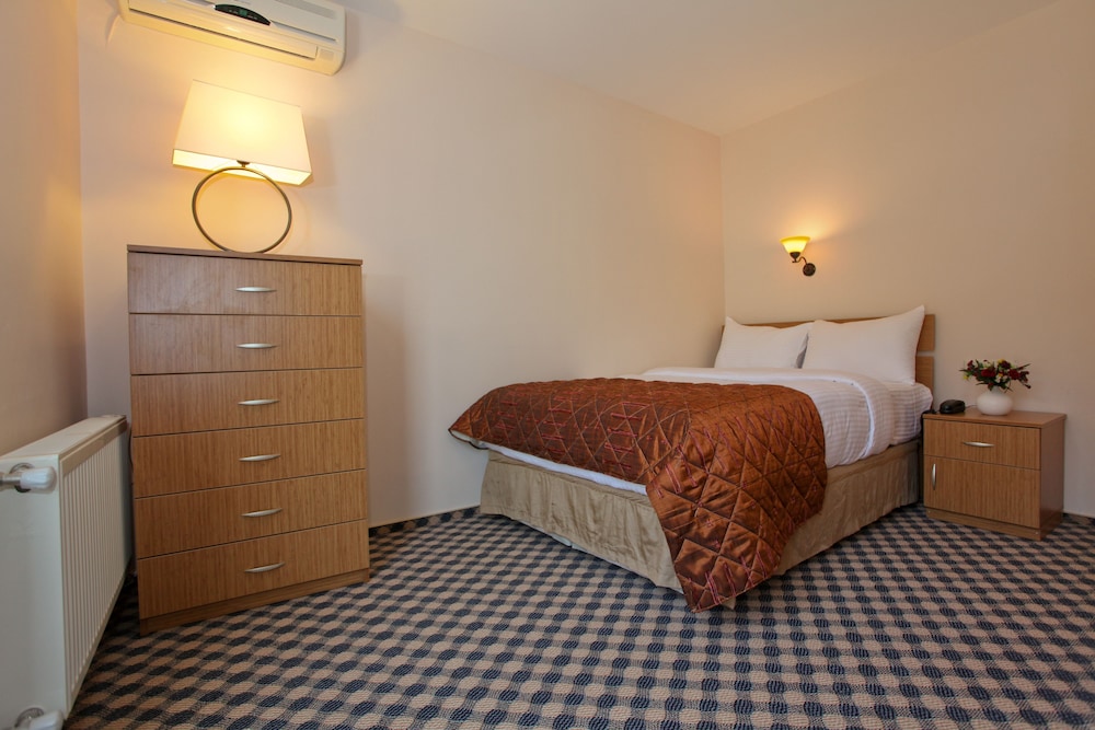 Three Apples Suites 21/39