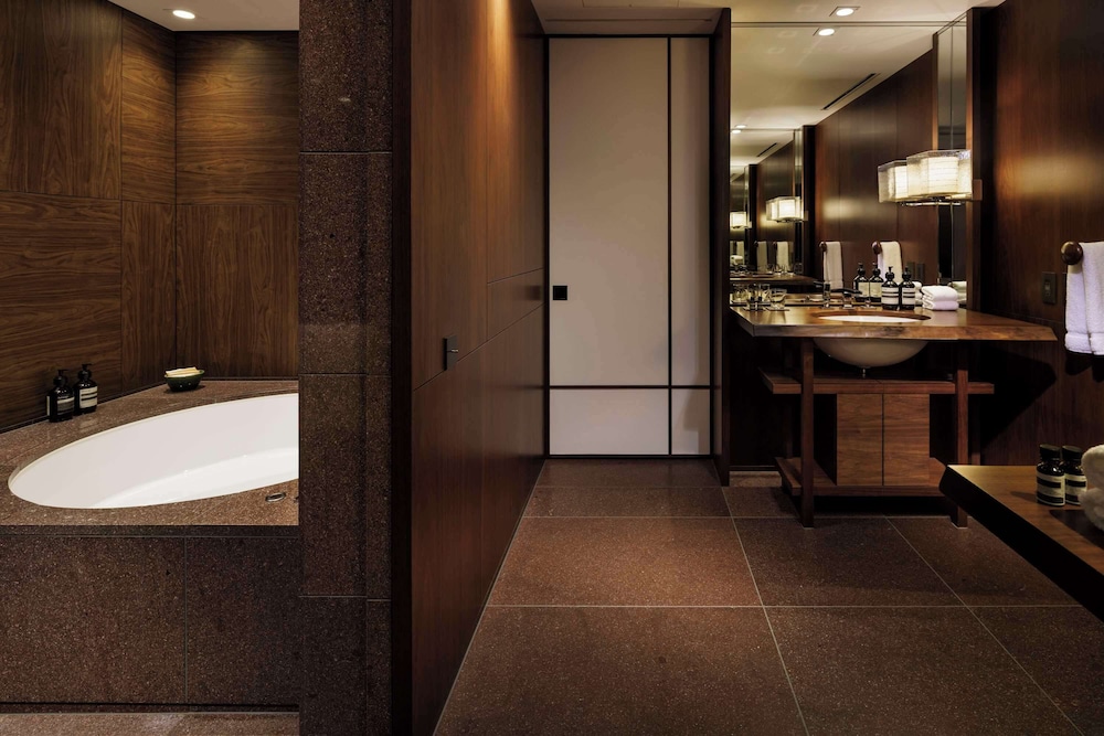 Andaz Tokyo Toranomon Hills 68/69