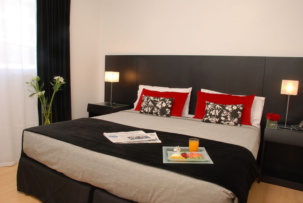 Broadway Hotel And Suites 11/50