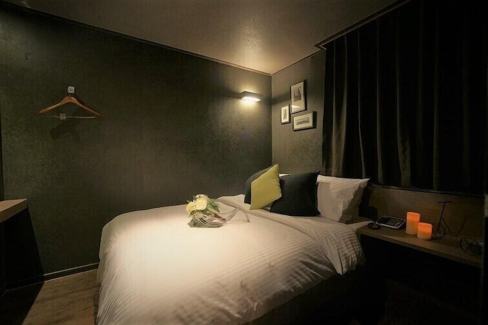 Hotel Haru 4/10
