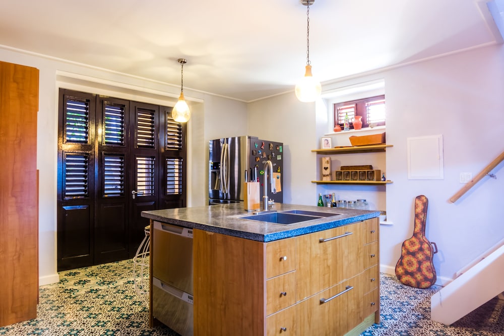 Bario Hotel 6/50