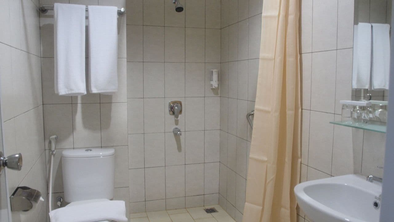 STANDARD, TWIN BEDS, NO WINDOW