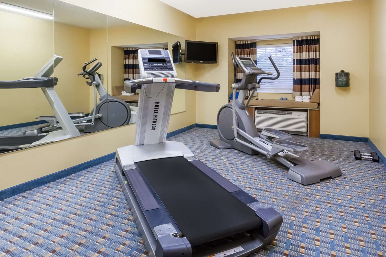 Microtel Inn & Suites By Wyndham Dickson City/Scranton 10/23