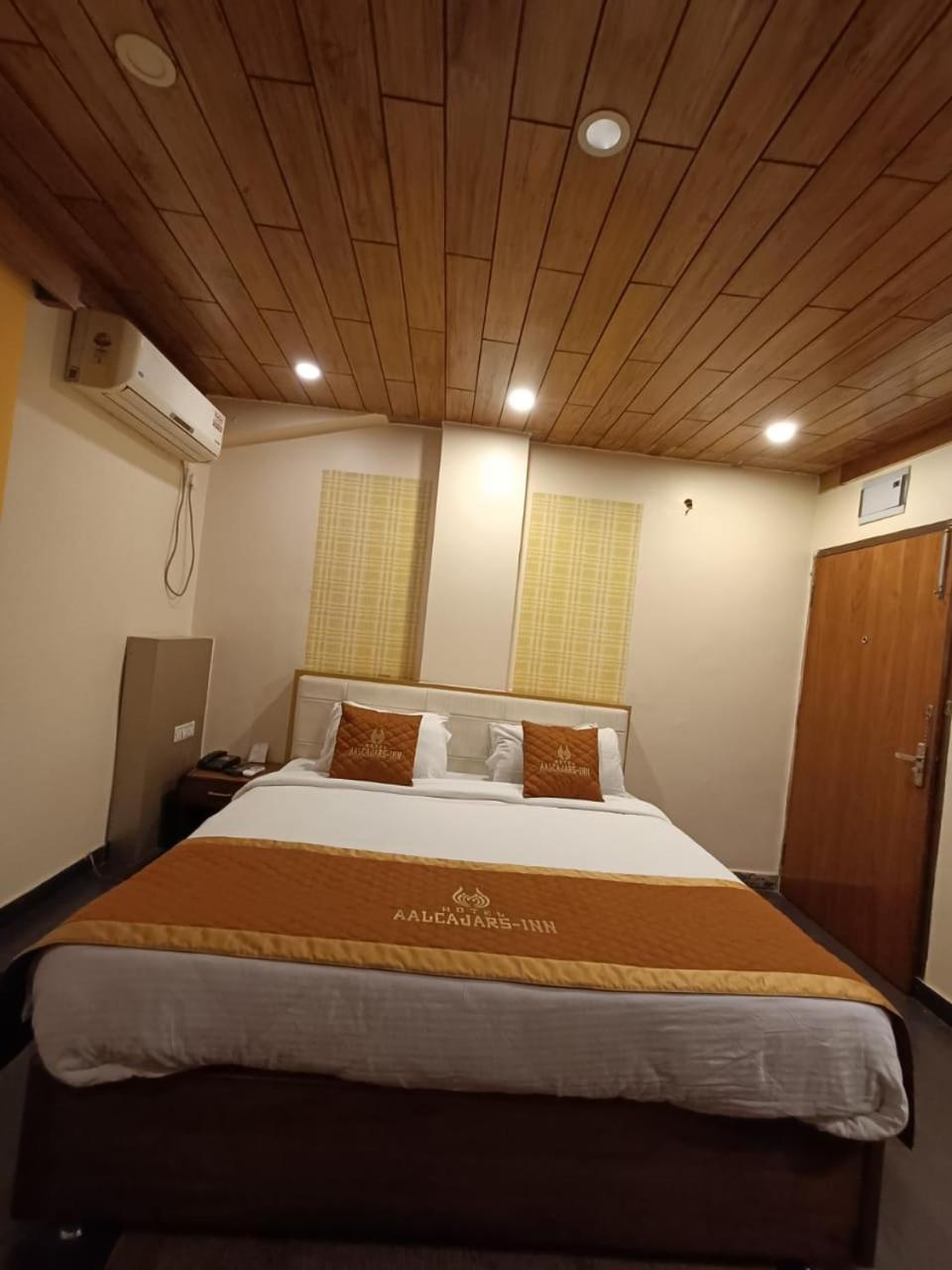 Hotel Aalcajars Inn 28/50