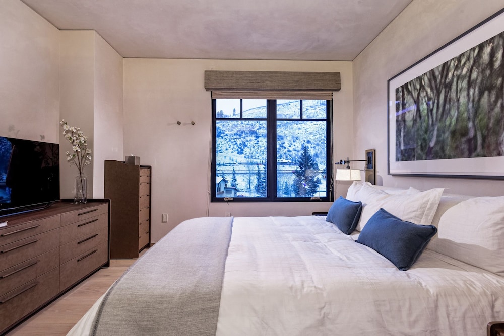 Four Seasons Resort and Residences Vail 40/93