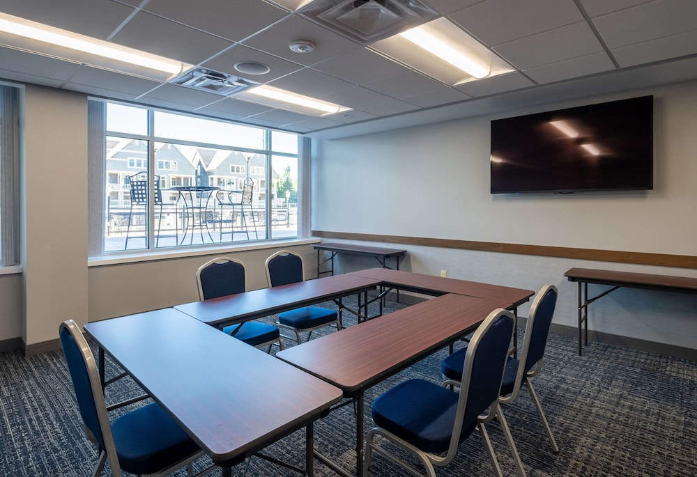 The Harborview, Ascend Hotel Collection 50/58