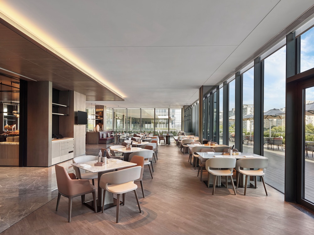 AC Hotel by Marriott Suzhou Industrial Park 38/50