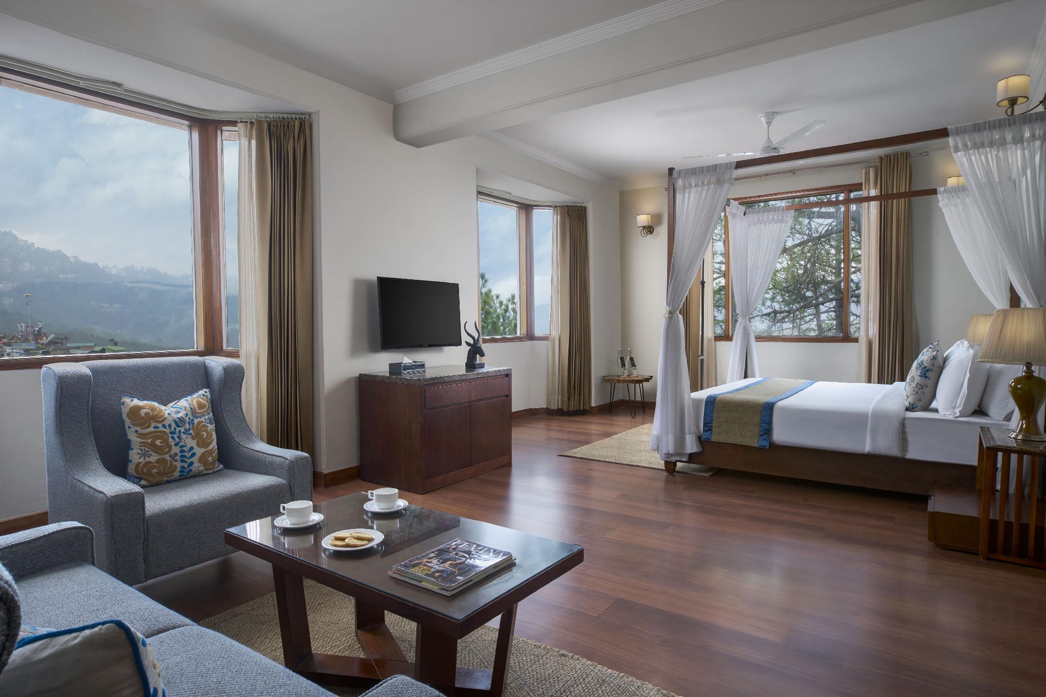 LUXURY, SUITE
