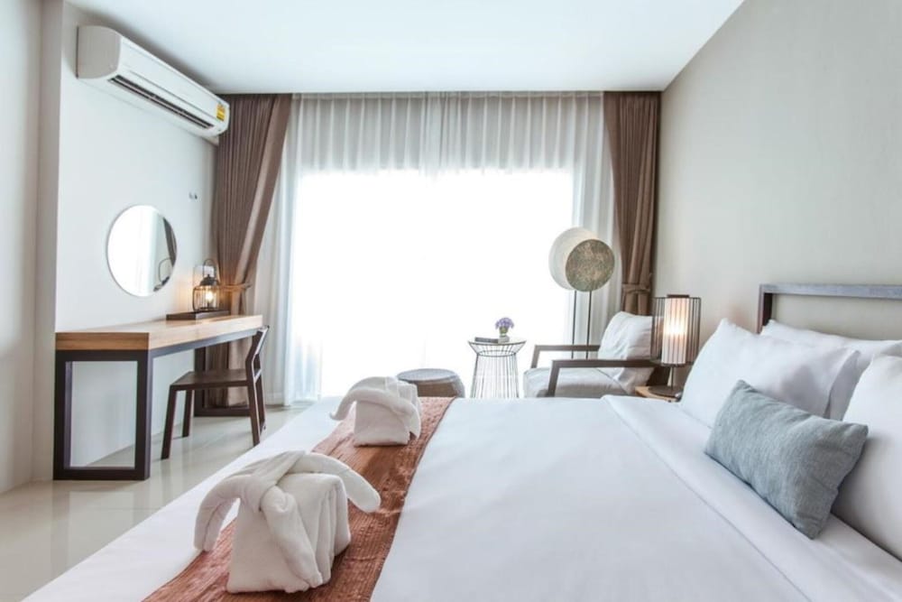 SUPREME, DOUBLE BED, BALCONY
