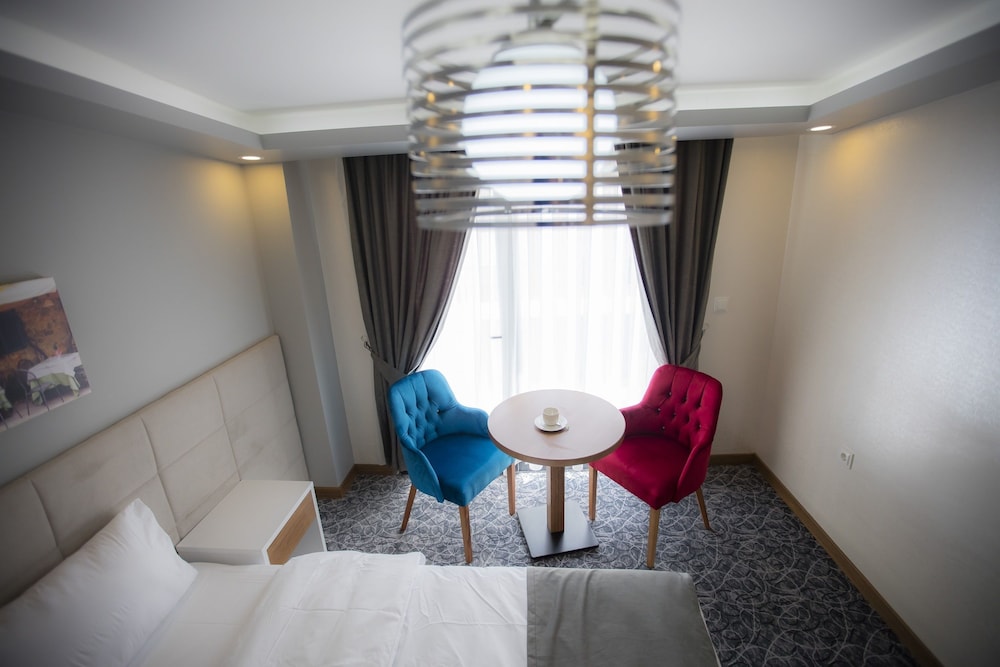 ROYAL INCI AIRPORT HOTEL 52/67