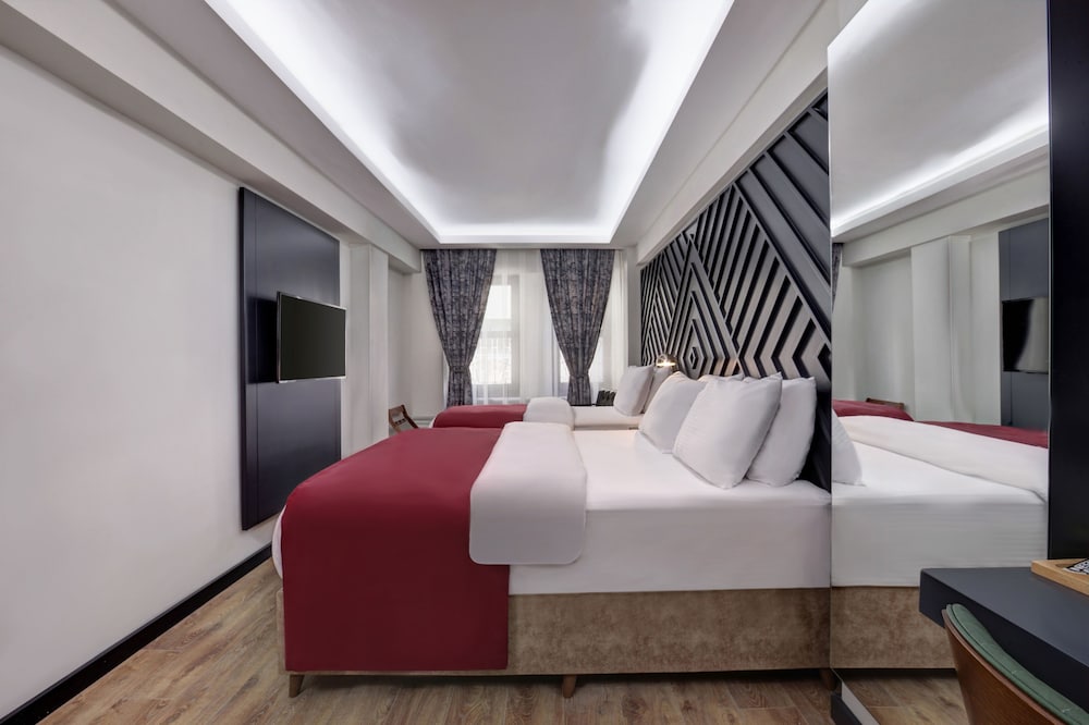 ROOM, TRIPLE