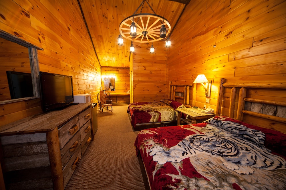 Log Cabin Lodge Suites 29/68