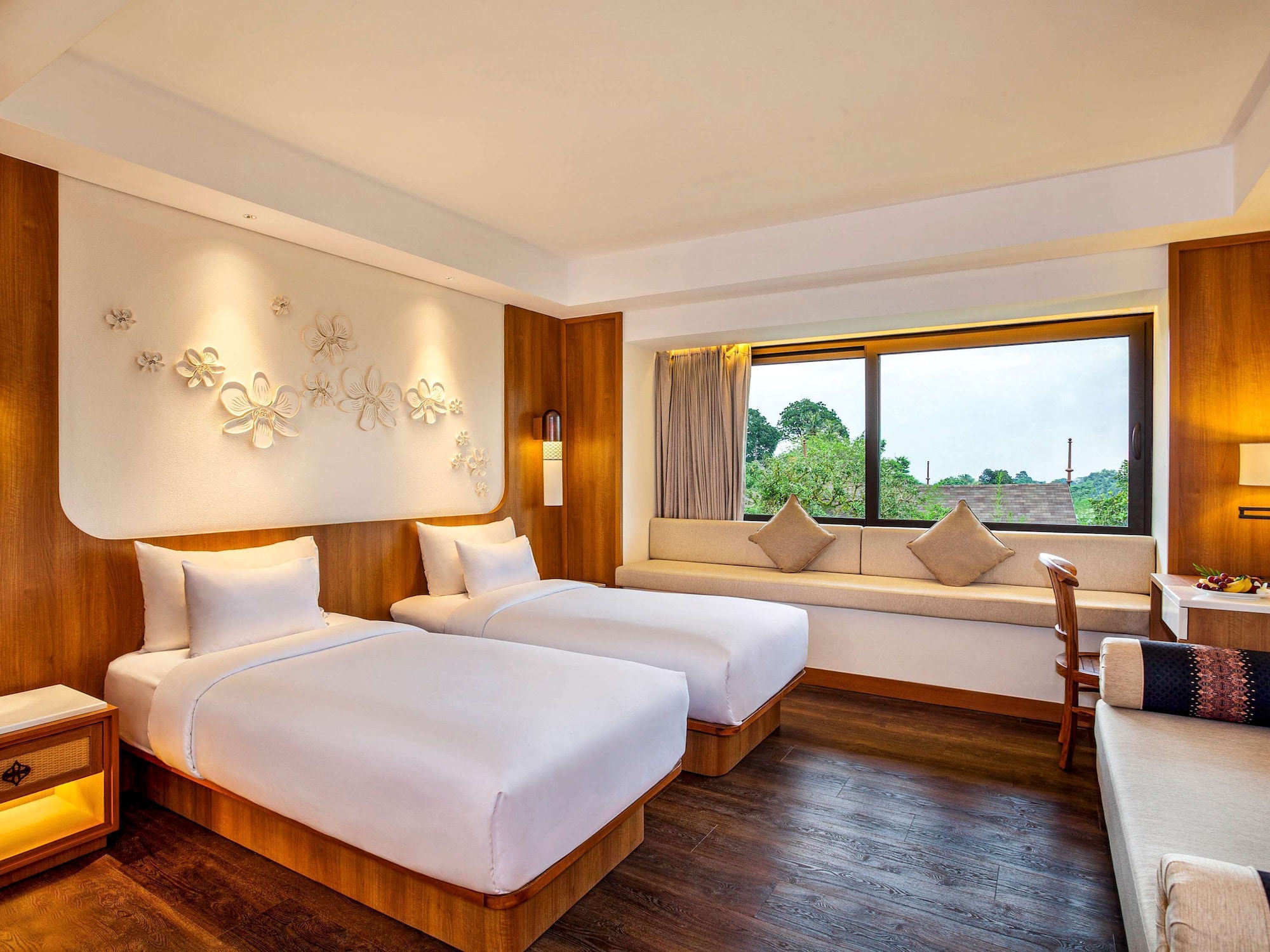 DELUXE, TWIN BEDS, BALCONY