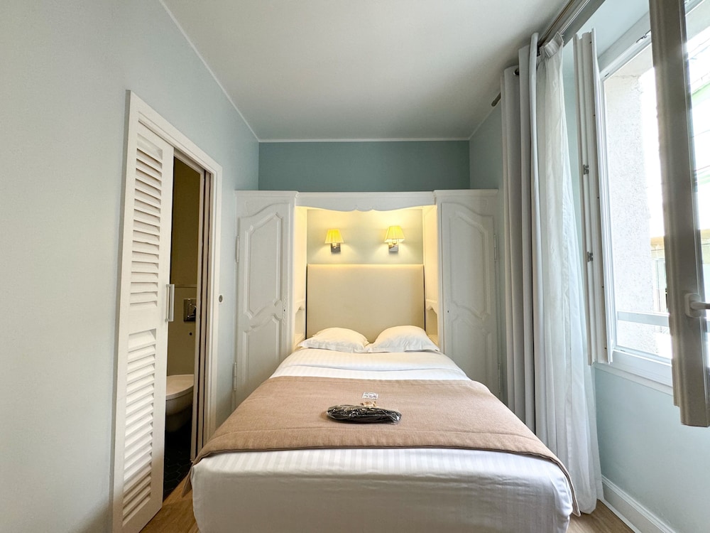 Hotel De Provence 28/70