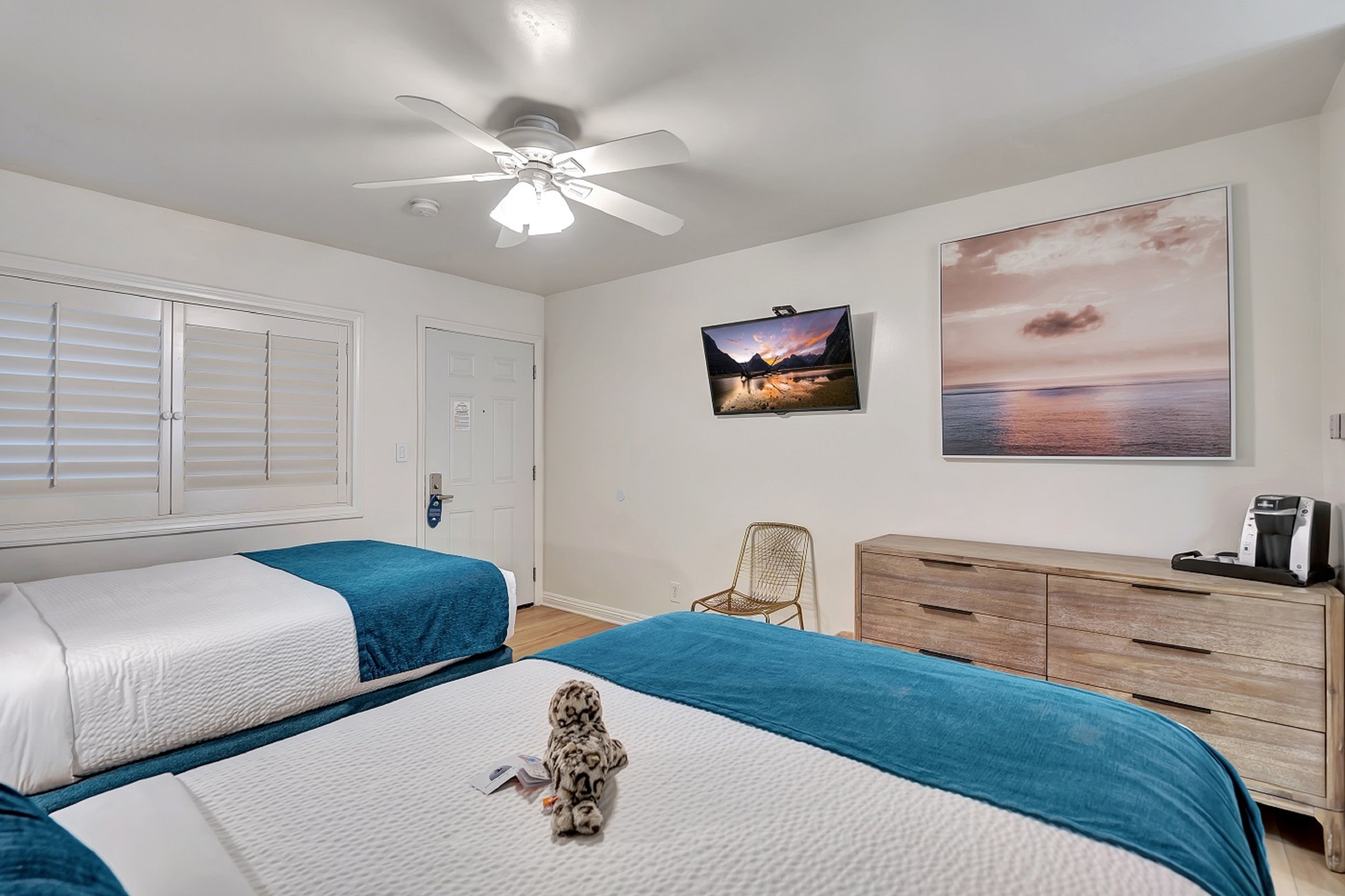 Santa Monica Hotel 24/61