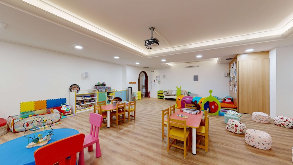 Acrotel Athena Pallas and Residence 72/78