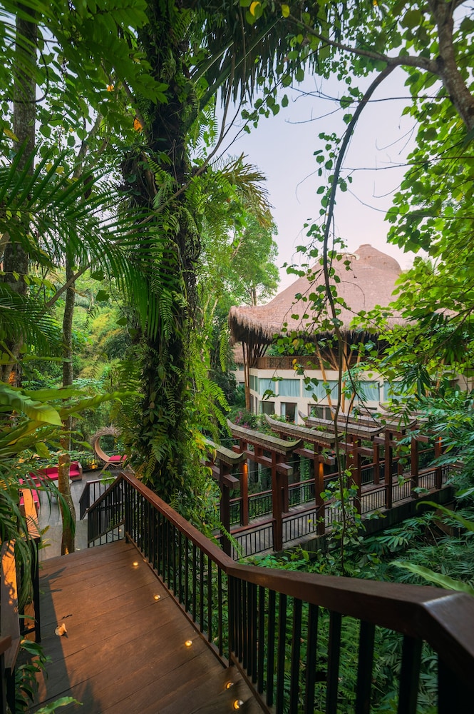 The Udaya Resort Spa 68/74