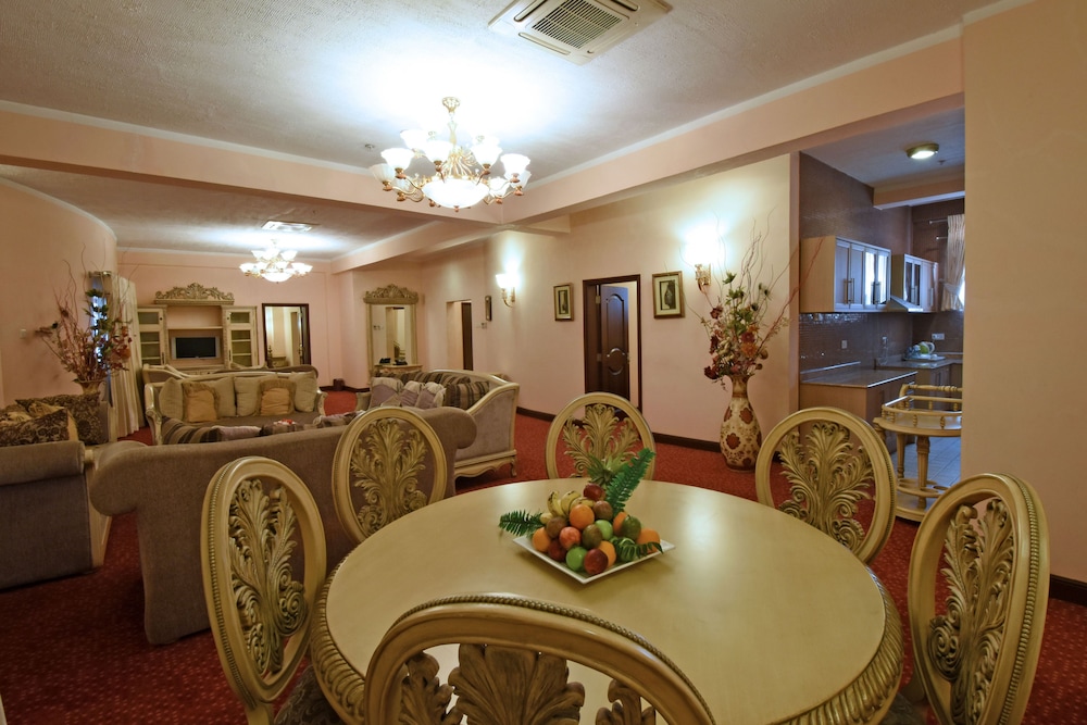 Imperial Royale Hotel 51/66