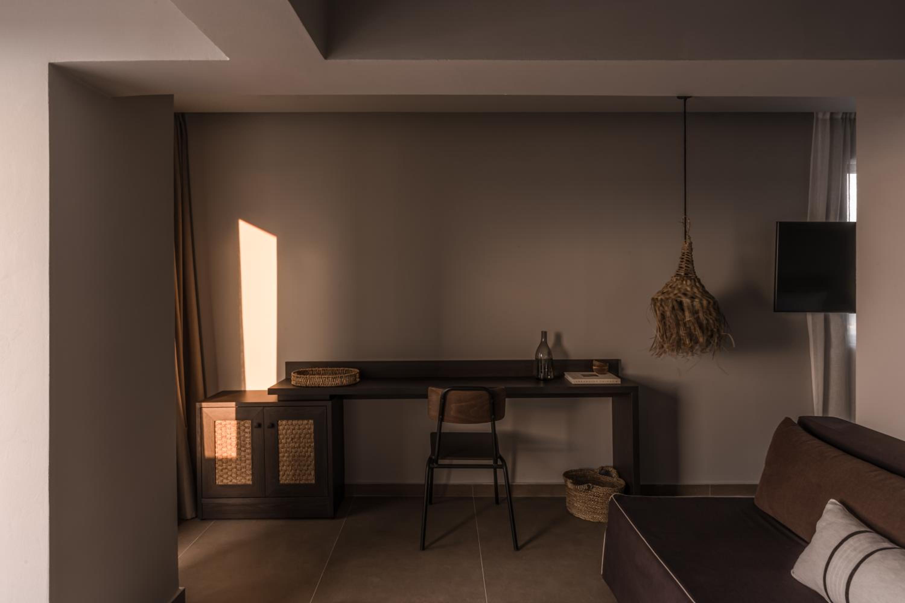 COOKS CLUB IALYSOS RHODES ADULTS ONLY 73/83