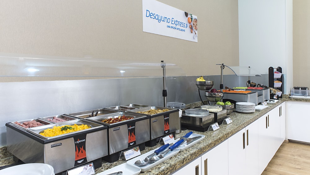 Holiday Inn Express Guadalajara Iteso 49/72