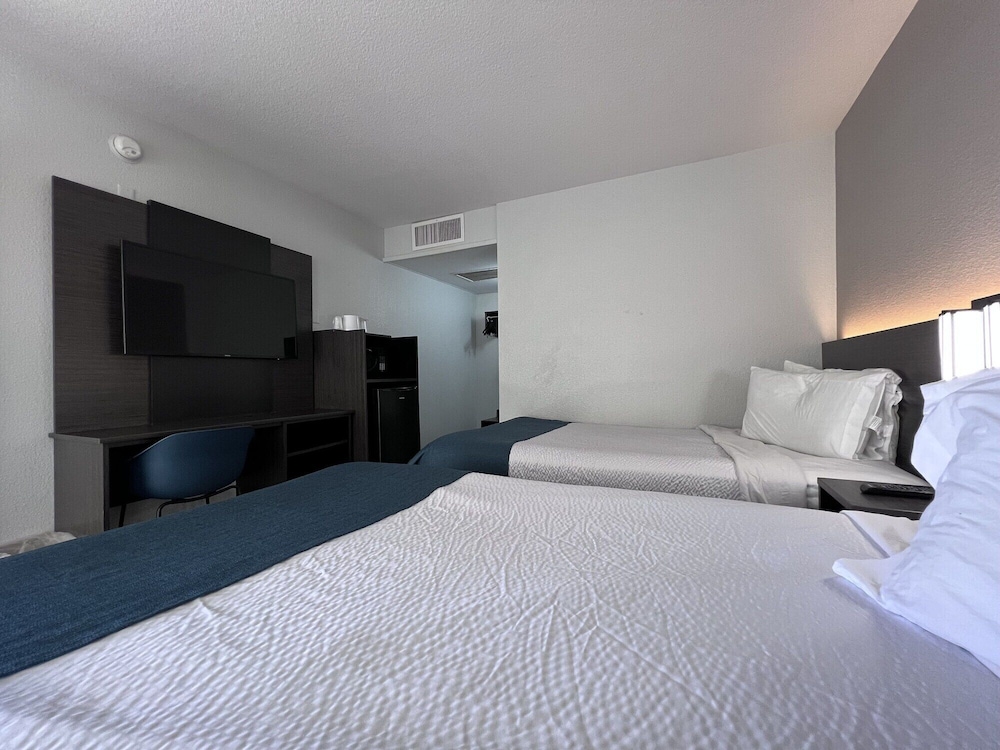 Motel6 Bakersfield, CA - South 36/54