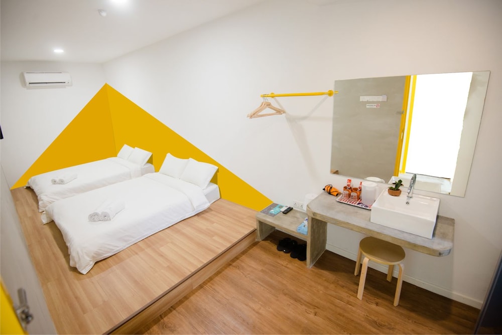 Vrest Hotel 6/33